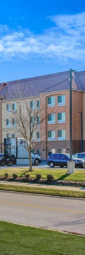 La Quinta by Wyndham Indianapolis Airport Plainfield，位于普兰菲尔德的酒店