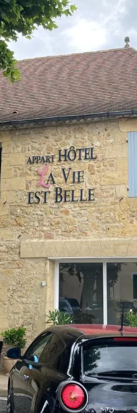 Appart Hôtel La vie est belle，位于Lalinde的酒店