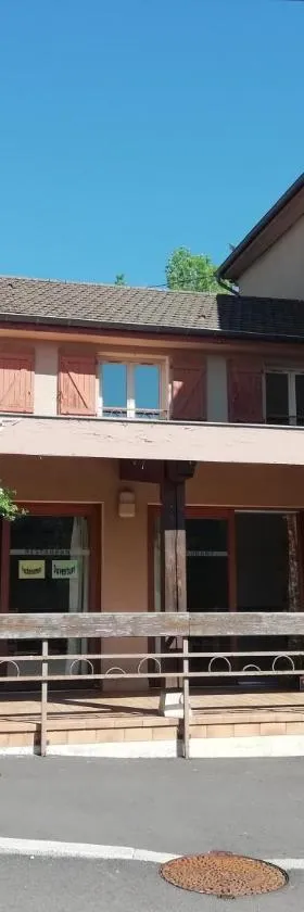 Auberge des genêts d'or，位于Ranchal的酒店