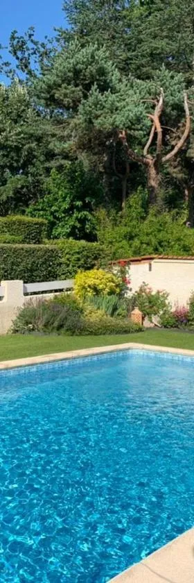 Maison ruisseau l'eau blanche，位于莱奥尼昂的酒店