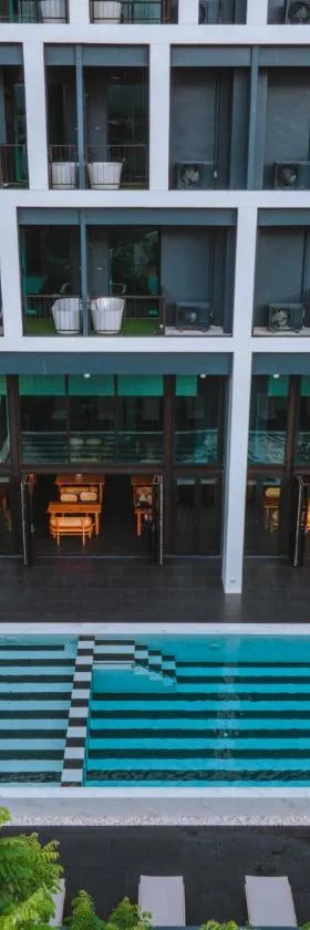 Blu Monkey Hub and Hotel Chanthaburi，位于尖竹汶的酒店