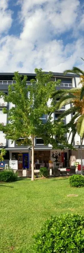 avsa extra vagant hotel，位于阿维萨阿达西的酒店