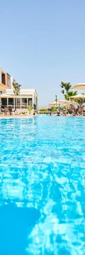Hotel Halibas，位于乌尔齐尼的酒店