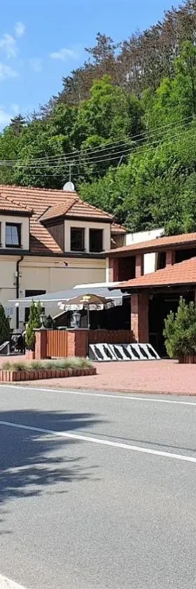 Bunkr Karlštejn，位于卡尔施泰因的酒店