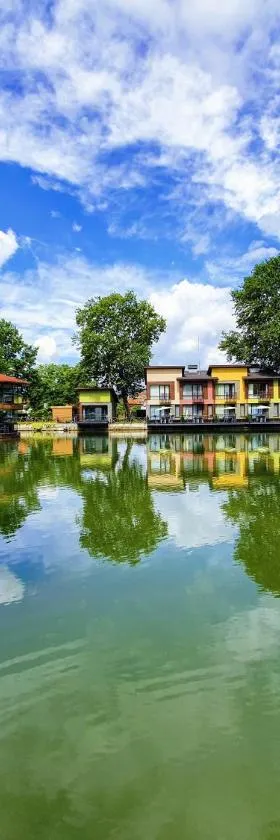 Waterside Houses，位于奥格尼亚诺沃的酒店
