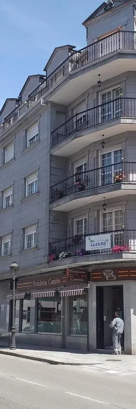 Albergue Agarimo，位于卡尔达斯·德·雷斯的酒店