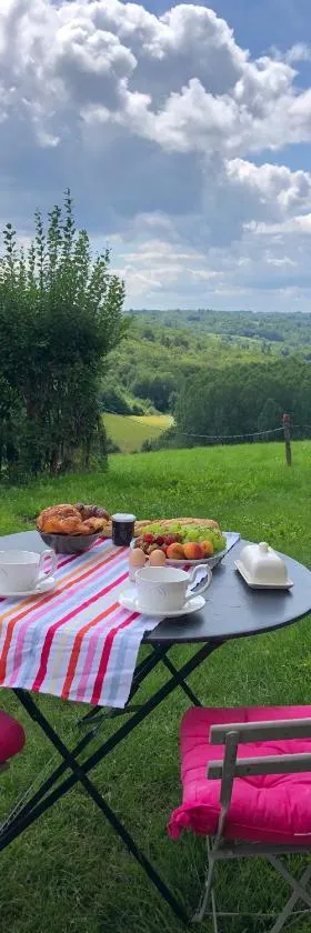Chambre d'hôtes La grange，位于Chalagnac的酒店