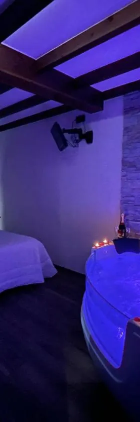 La Era de Lario habitación con Jacuzzi，位于Lario的酒店