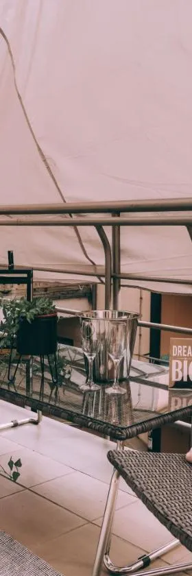 X Rooms，位于Našice的酒店
