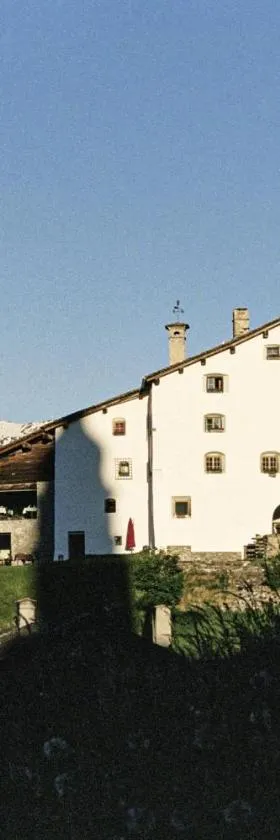 Hotel Weiss Kreuz，位于施普吕根的酒店