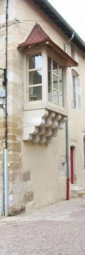 Maison de Caractère 14ème Siècle, 6 Pers., Grand Jardin & Cheminée, Près de Nancy et Verdun - FR-1-585-46，位于Void的酒店