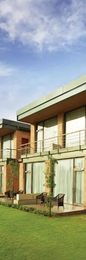 Taj Damdama Lake Resort & Spa, Gurugram，位于古尔冈的酒店