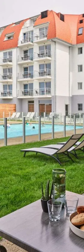 Holiday Suites Zeebrugge，位于泽布吕赫的酒店
