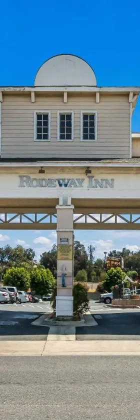 Rodeway Inn Old Town Temecula，位于蒂梅丘拉的酒店