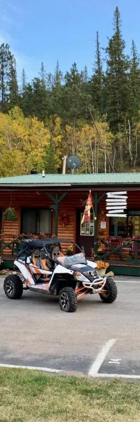 Whitetail Creek Camping Resort，位于利德的酒店
