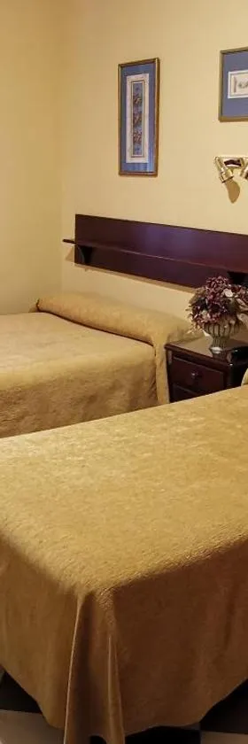Hotel San Pedro，位于卡莫纳的酒店
