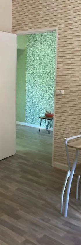 Appartement La Libellule, professionnels et vacanciers，位于Compreignac的酒店