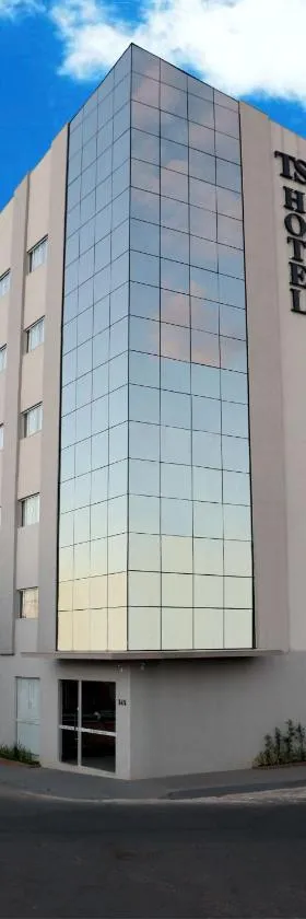 TS HOTEL，位于Porteirinha的酒店