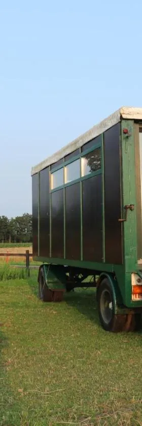 Slapen tussen de paarden，位于Essen的酒店