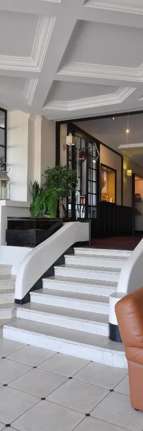 Hotel Bellevue，位于阿姆博斯的酒店