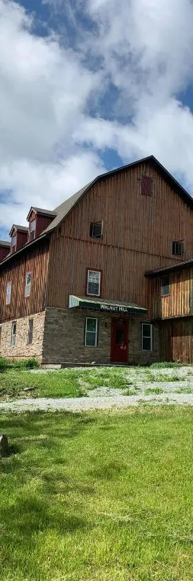 Baneberry Meadows B&B，位于Donegal的酒店