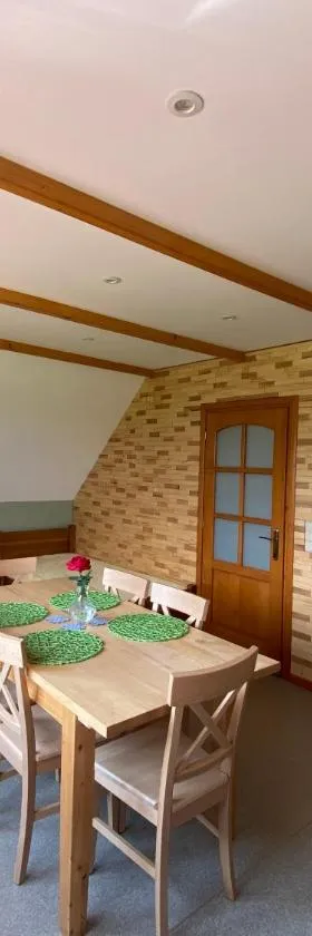 Apartament Vanessa u podnóża gór, nad jeziorem Czorsztyńskim，位于Harklowa的酒店