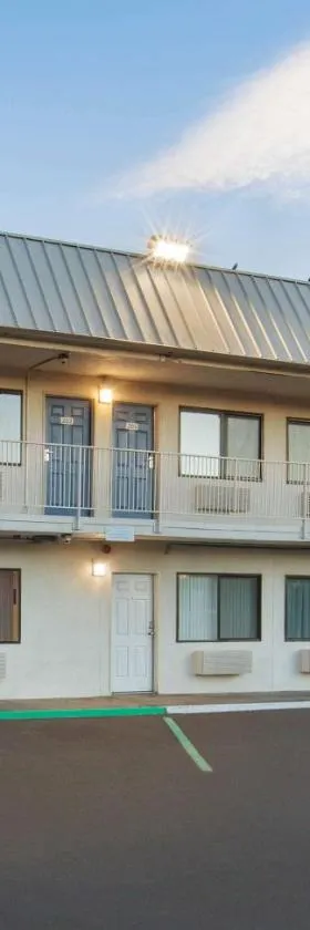 Motel 6-Woodland, CA Sacramento Airport，位于伍德兰的酒店