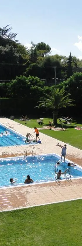 Camping Alberg Municipal Tivissa，位于Tivissa的酒店