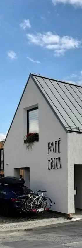 Kafé Ořech，位于慕尼黑城堡的酒店