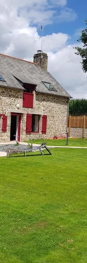 "La MAISON DE DANA" ENTRE ST MALO & MT ST MICHEL，位于埃皮尼亚克的酒店