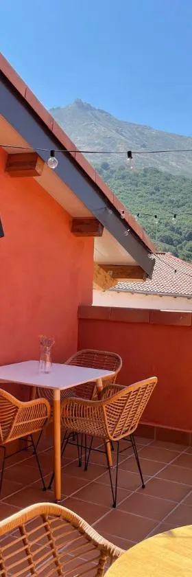 Hotel Camino de las Estrellas，位于Serranillos的酒店