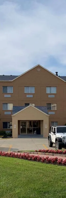 Clarion Inn Fairborn - Dayton near Wright Patterson，位于费尔伯恩的酒店