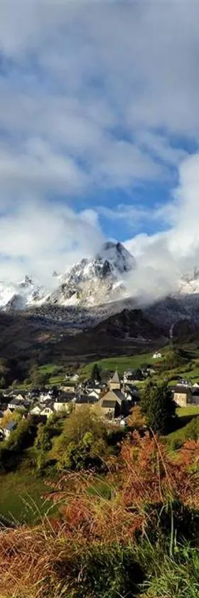 Grand gite à la montagne Lescun 64, Vallée d'Aspe ,loué du samedi au samedi，位于Lescun的酒店