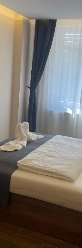 MP hotel，位于兹诺伊莫的酒店