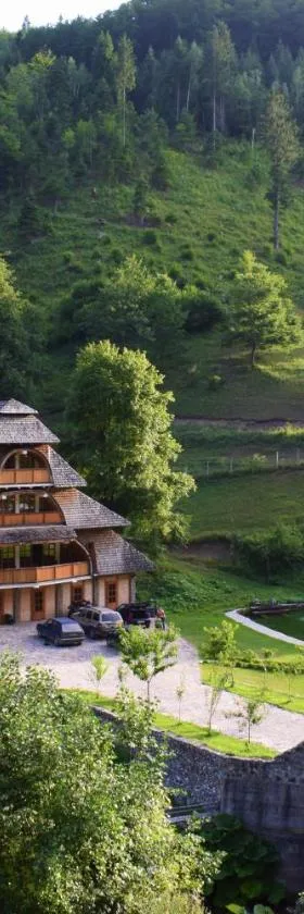 Hotel Oka i Po，位于贝拉内的酒店