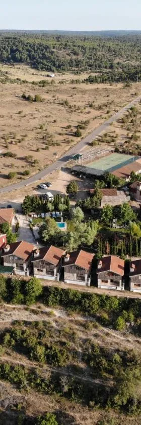 Cabañas Buenache，位于Buenache de la Sierra的酒店