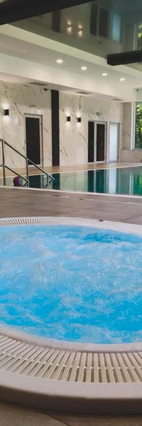 Hotel Nad Czernicą，位于Czarne的酒店