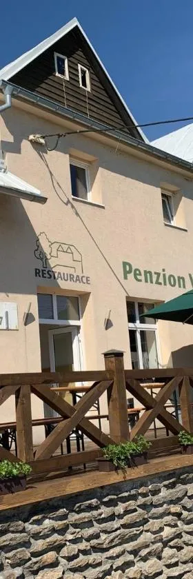 Penzion a Restaurace Vyhlídka，位于泽勒兹纳·鲁达的酒店