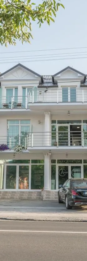 A klub apartmani，位于Mrčajevci的酒店