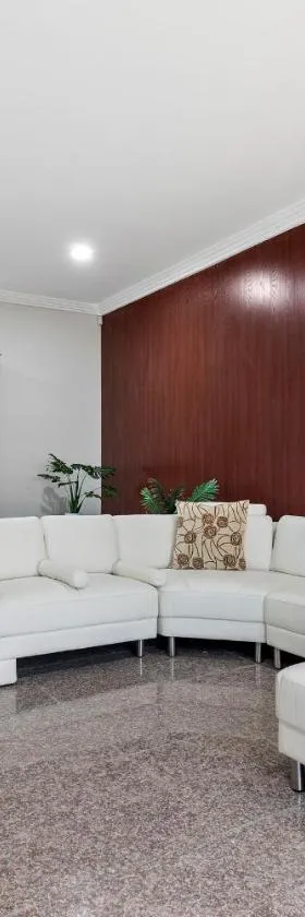 5 Bdrms Loemans Lodge - Close to Calder Park, Melb Airport，位于Bulla的酒店