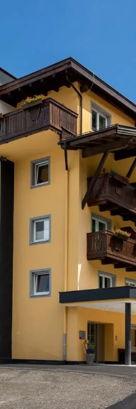 Hotel Das Schlossberg superior，位于瑙德斯的酒店