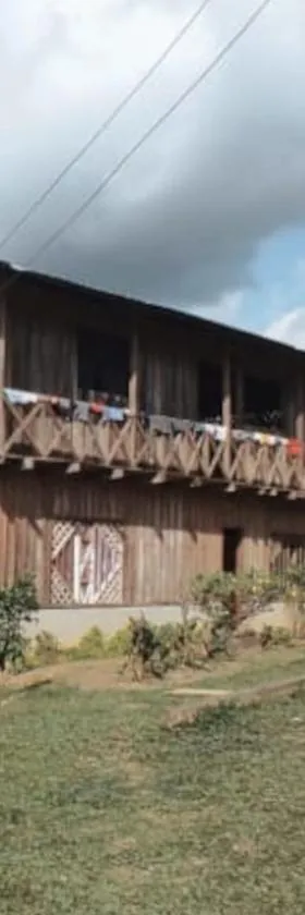 Hospedaje KOWAPANA BOCAS DE AMACAYACU，位于Morelia的酒店