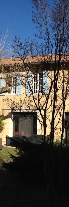 克洛斯圣皮埃尔德弗雷斯住宿加早餐旅馆，位于蒙法维的酒店
