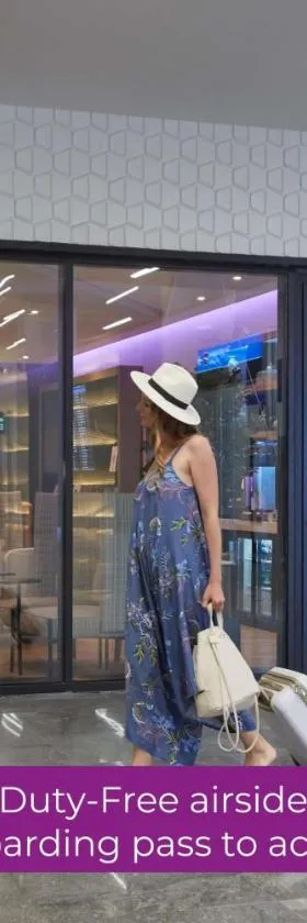 YOTELAIR Istanbul Airport, Duty free - International Transit area，位于伊斯坦布尔的酒店
