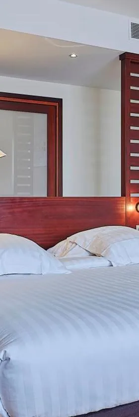 Le Mauritia Hotel et Spa，位于波尔尼克的酒店