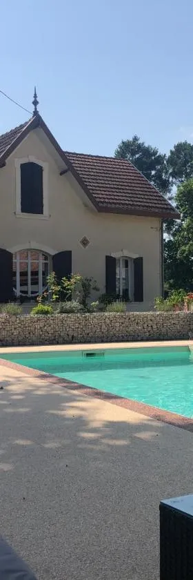 Chambres d´hotes VILLA CAPSYLVAINE，位于Captieux的酒店