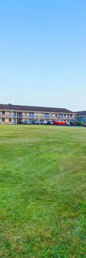查尔斯镇6号汽车旅馆，位于查尔斯镇的酒店
