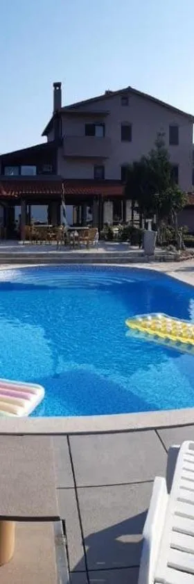 Casa Perla Holidays，位于Juraši的酒店