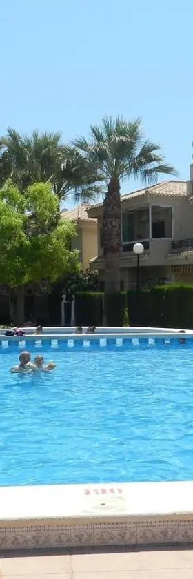 Playa flamenca，位于弗拉门卡海滩的酒店