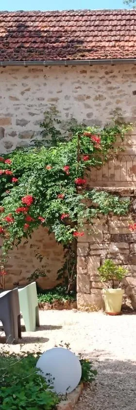 Les granges de l abbaye，位于Ginals的酒店